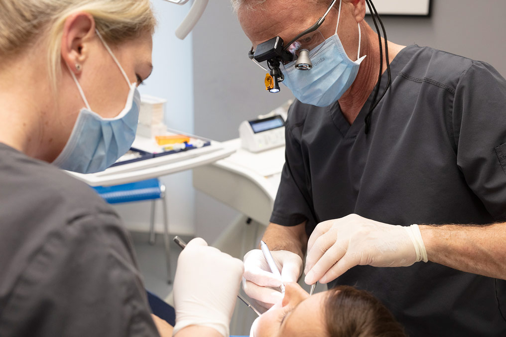 Zahnarztpraxis Reppel: Behandlung